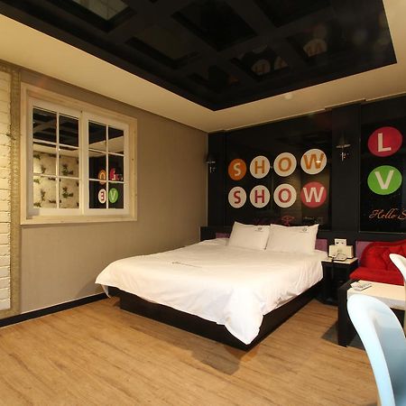 Show Hotel Busan Esterno foto