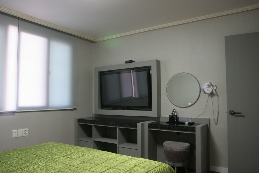 Show Hotel Busan Esterno foto