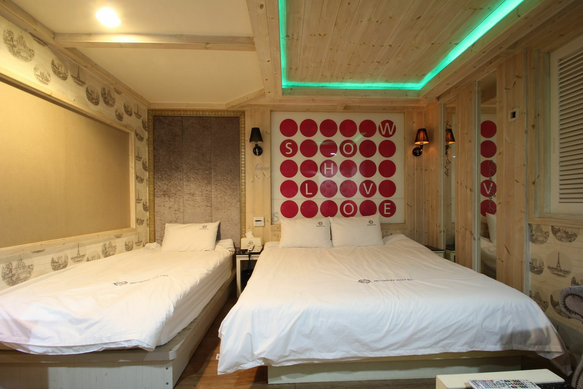 Show Hotel Busan Esterno foto